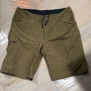 Patagonia men shorts size 40